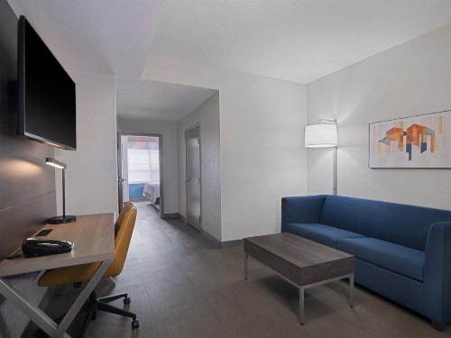 Holiday Inn Express & Suites Lakeland North I-4 an IHG Hotel - image 49
