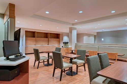 TownePlace Suites by Marriott Lakeland - image 20