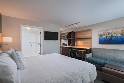 TownePlace Suites by Marriott Lakeland - image 24