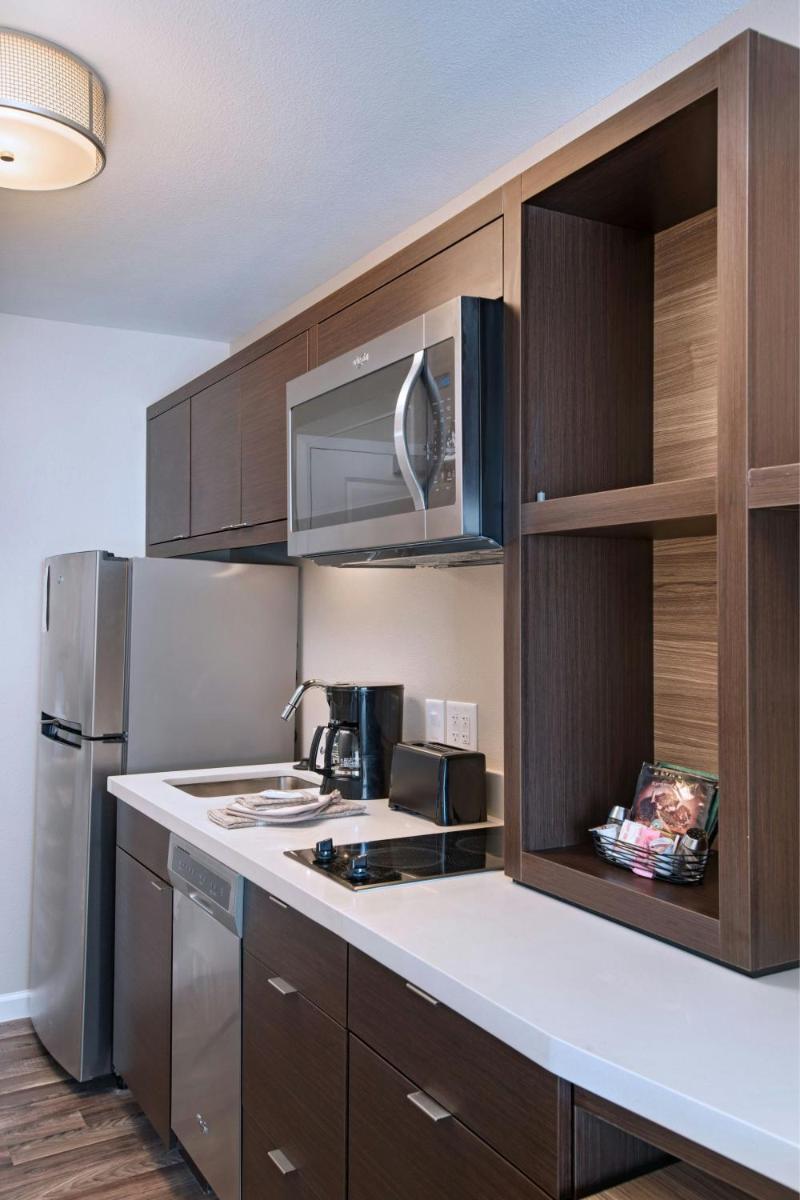 TownePlace Suites by Marriott Lakeland - image 4