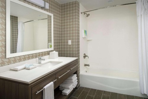 Home2 Suites By Hilton Lakeland - image 13