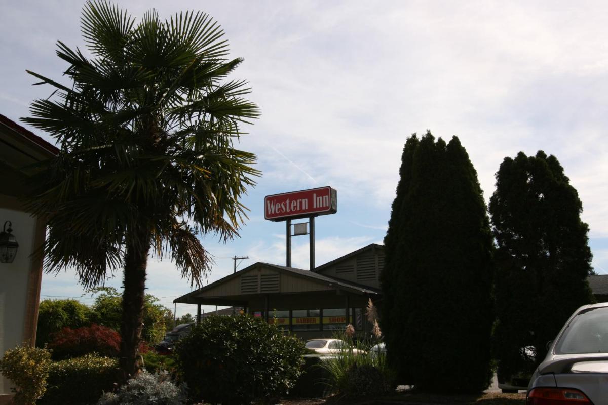 Western Inn Lakewood - main image