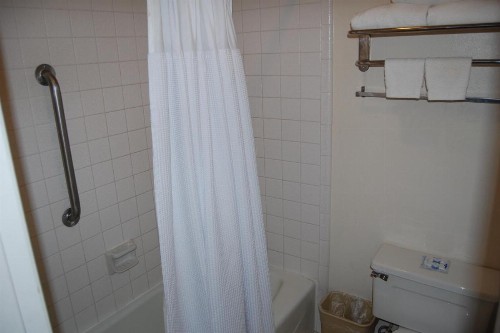Western Inn Lakewood - image 10