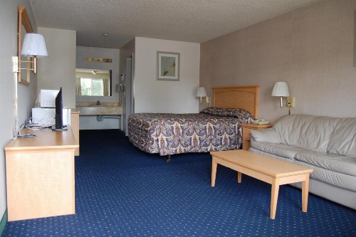 Western Inn Lakewood - image 12