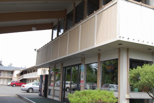 Western Inn Lakewood - image 16
