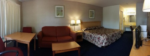 Western Inn Lakewood - image 2