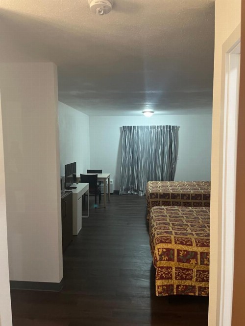 Western Inn Lakewood - image 38