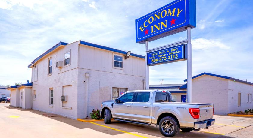 Westerner Motel - image 2