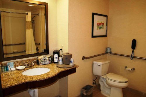 Hampton Inn & Suites Lancaster - image 11
