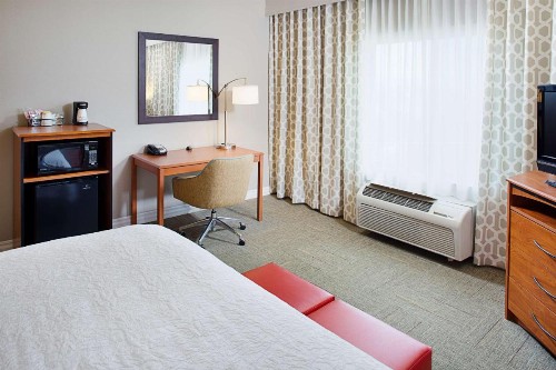 Hampton Inn & Suites Lancaster - image 19