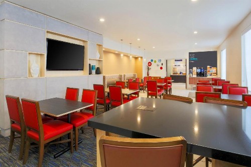 Holiday Inn Express Lancaster an IHG Hotel - image 13