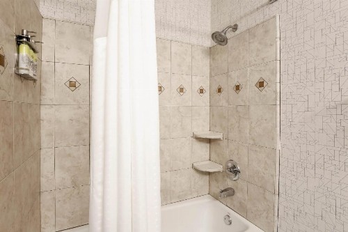 Holiday Inn Express Lancaster an IHG Hotel - image 37