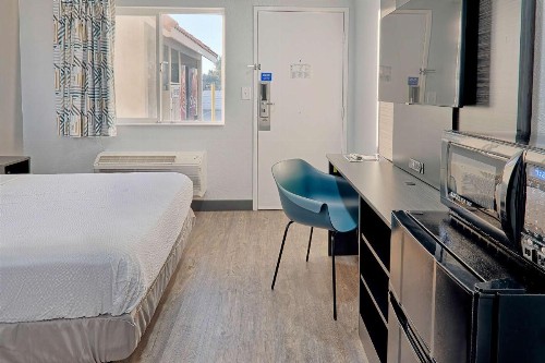 Motel 6-Lancaster CA - image 10