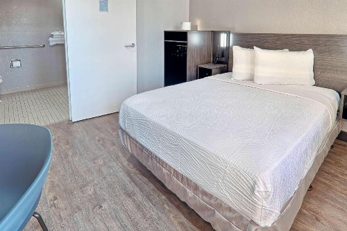 Motel 6-Lancaster CA - image 12
