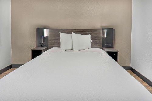 Motel 6-Lancaster CA - image 16