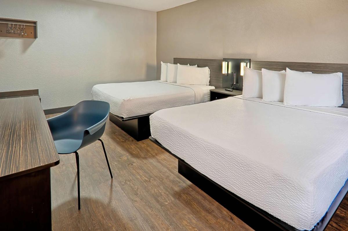 Motel 6-Lancaster CA - image 2