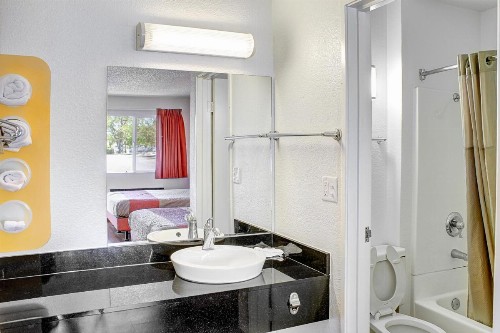 Motel 6-Lancaster CA - image 30