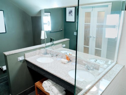 Lancaster Arts Hotel - image 35