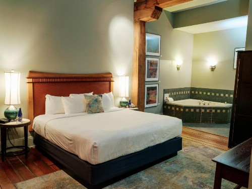 Lancaster Arts Hotel - image 37