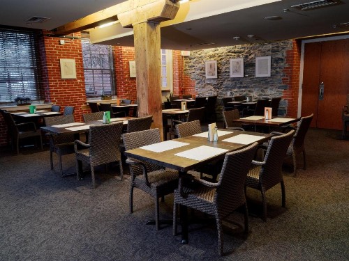 Lancaster Arts Hotel - image 6