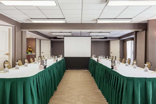 Hilton Garden Inn Lancaster - image 30