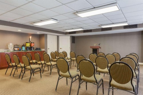 Hilton Garden Inn Lancaster - image 32