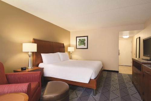 Hilton Garden Inn Lancaster - image 35