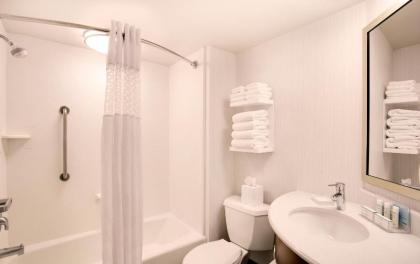 Hampton Inn Lancaster - image 7