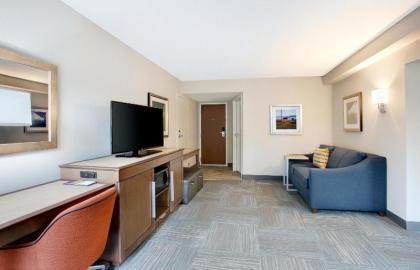 Hampton Inn Lancaster - image 13