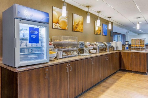 Comfort Inn Lancaster at Rockvale - image 2
