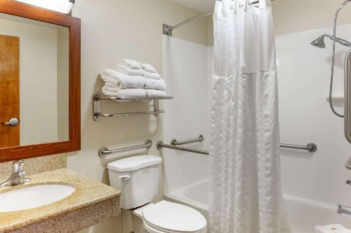 Comfort Inn Lancaster at Rockvale - image 35