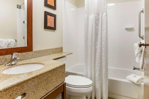 Comfort Inn Lancaster at Rockvale - image 7