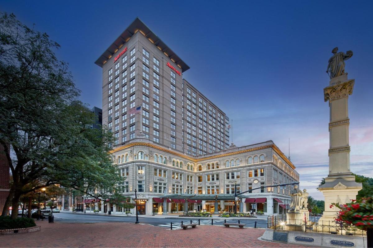 Lancaster Marriott at Penn Square - main image