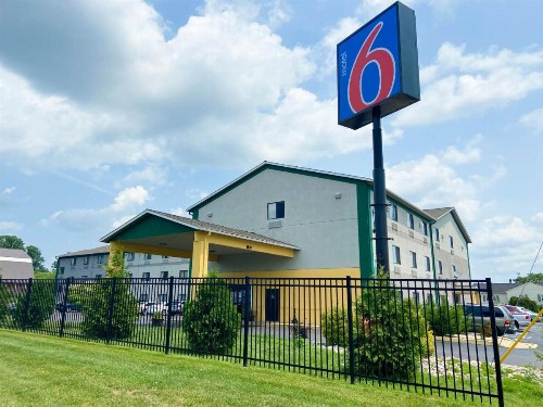 Quality Inn Lancaster - image 1