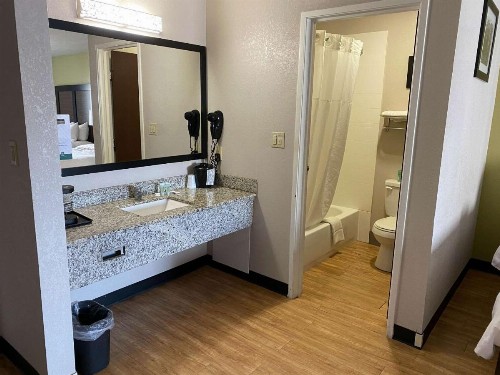 Quality Inn Lancaster - image 18