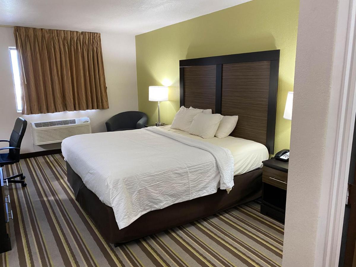 Quality Inn Lancaster - image 3