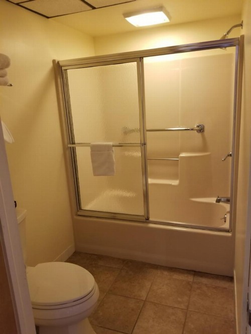 Classic Inn Lancaster - image 18