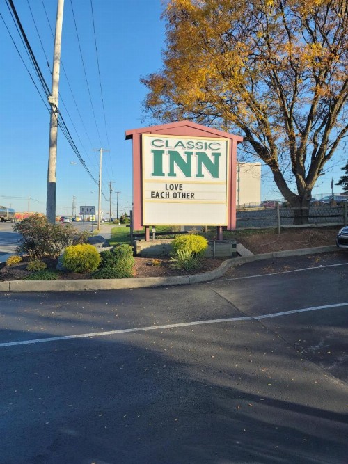 Classic Inn Lancaster - image 29