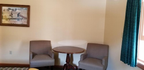 Classic Inn Lancaster - image 7