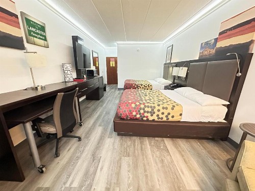 Econo Lodge Amish Country - image 10
