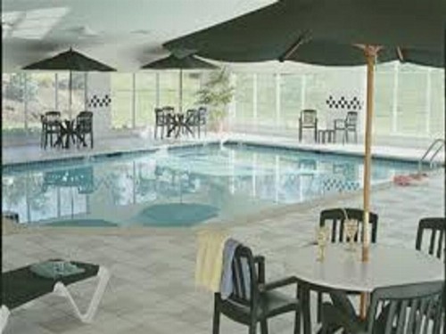 Country Inn & Suites by Radisson Lancaster (Amish Country) PA - image 2