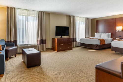 Comfort Suites Amish Country - image 15
