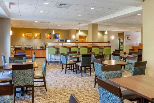 Comfort Suites Amish Country - image 32