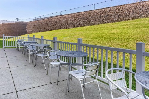 Comfort Suites Amish Country - image 33