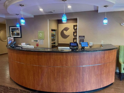 Comfort Suites Amish Country - image 4