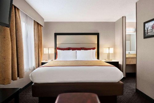 Hawthorn Suites by Wyndham Lancaster - image 19