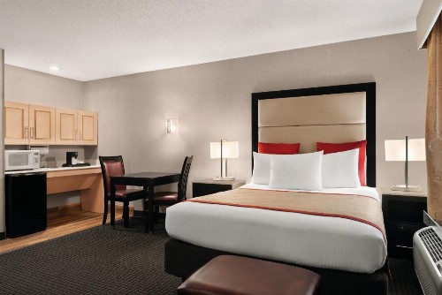 Hawthorn Suites by Wyndham Lancaster - image 30