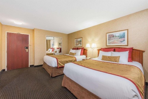 Hawthorn Suites by Wyndham Lancaster - image 33