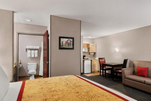 Hawthorn Suites by Wyndham Lancaster - image 35