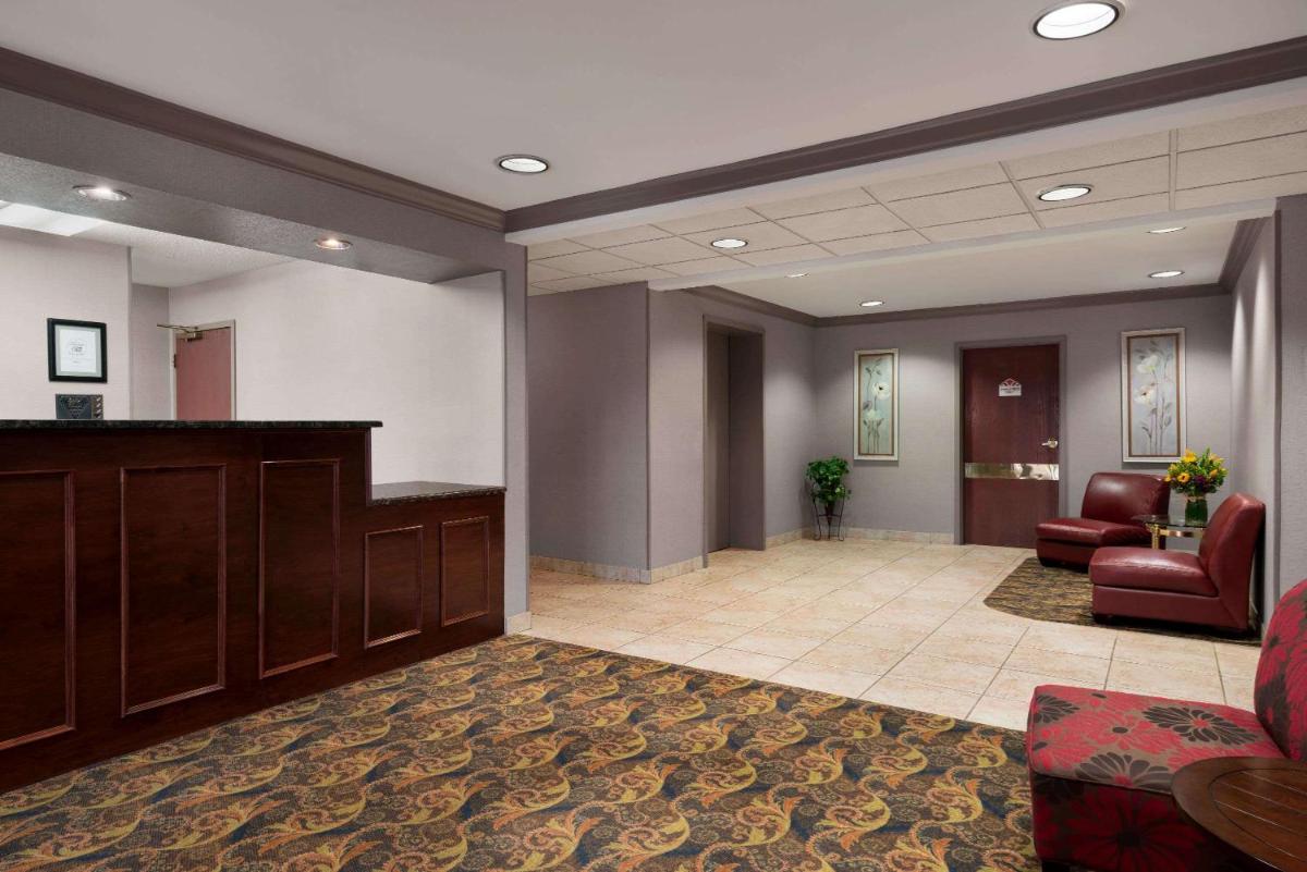 Hawthorn Suites by Wyndham Lancaster - image 5